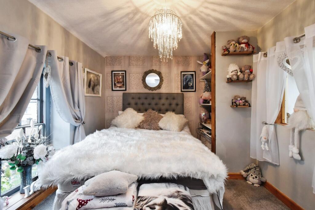 Additional property image - Morgan Jones Square, Troedyrhiw, Merthyr Tydfil