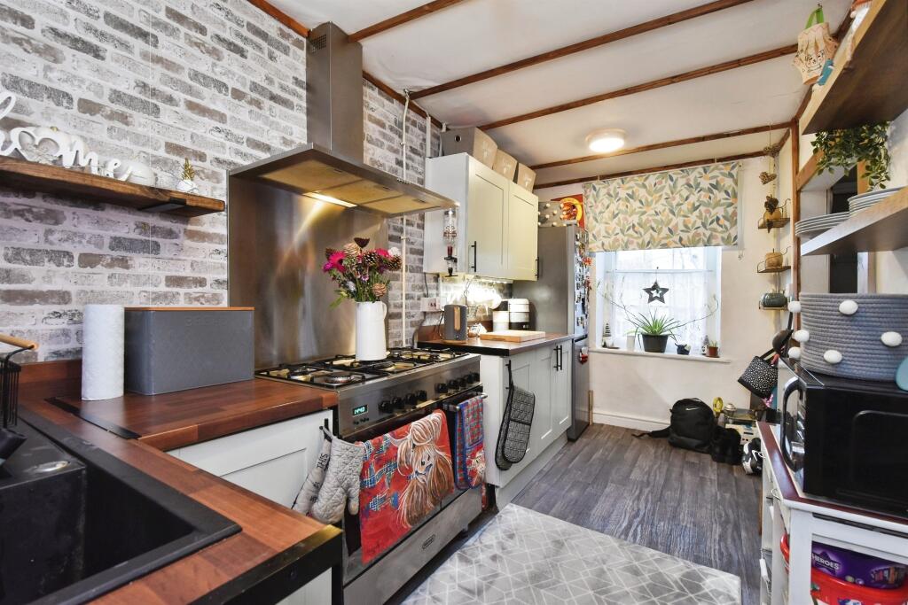 Additional property image - Morgan Jones Square, Troedyrhiw, Merthyr Tydfil