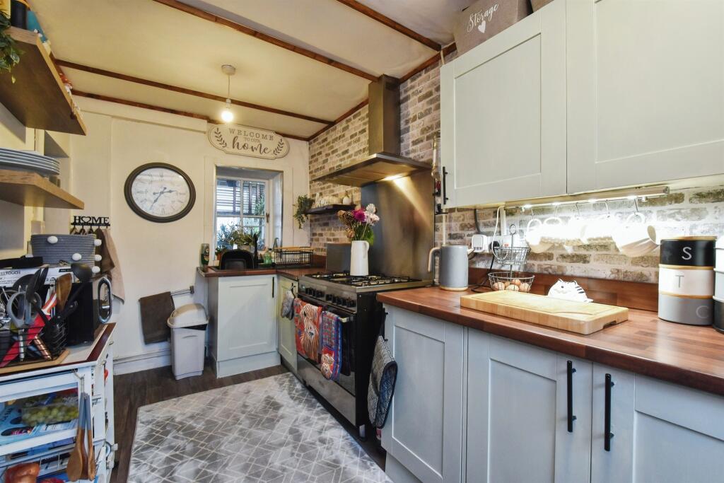 Additional property image - Morgan Jones Square, Troedyrhiw, Merthyr Tydfil