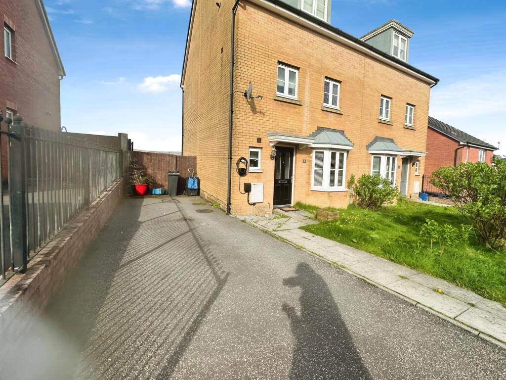 Main image of property: Pen Y Dyffryn, Merthyr Tydfil