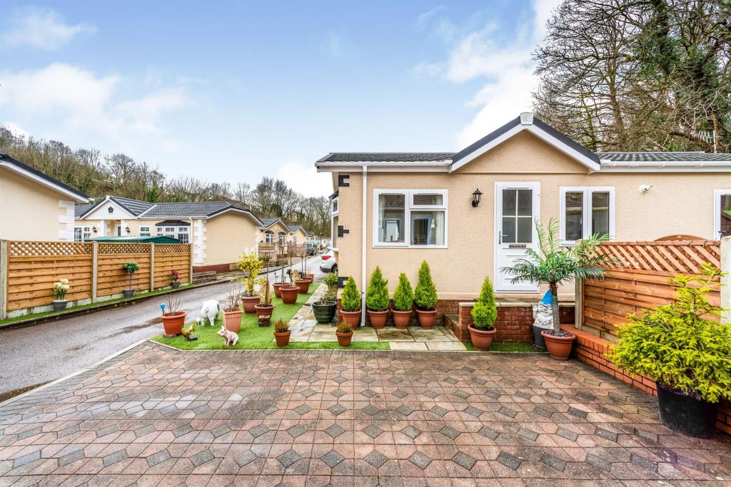 2 bedroom park home for sale in Woodlands Residential Park, Treharris, CF46