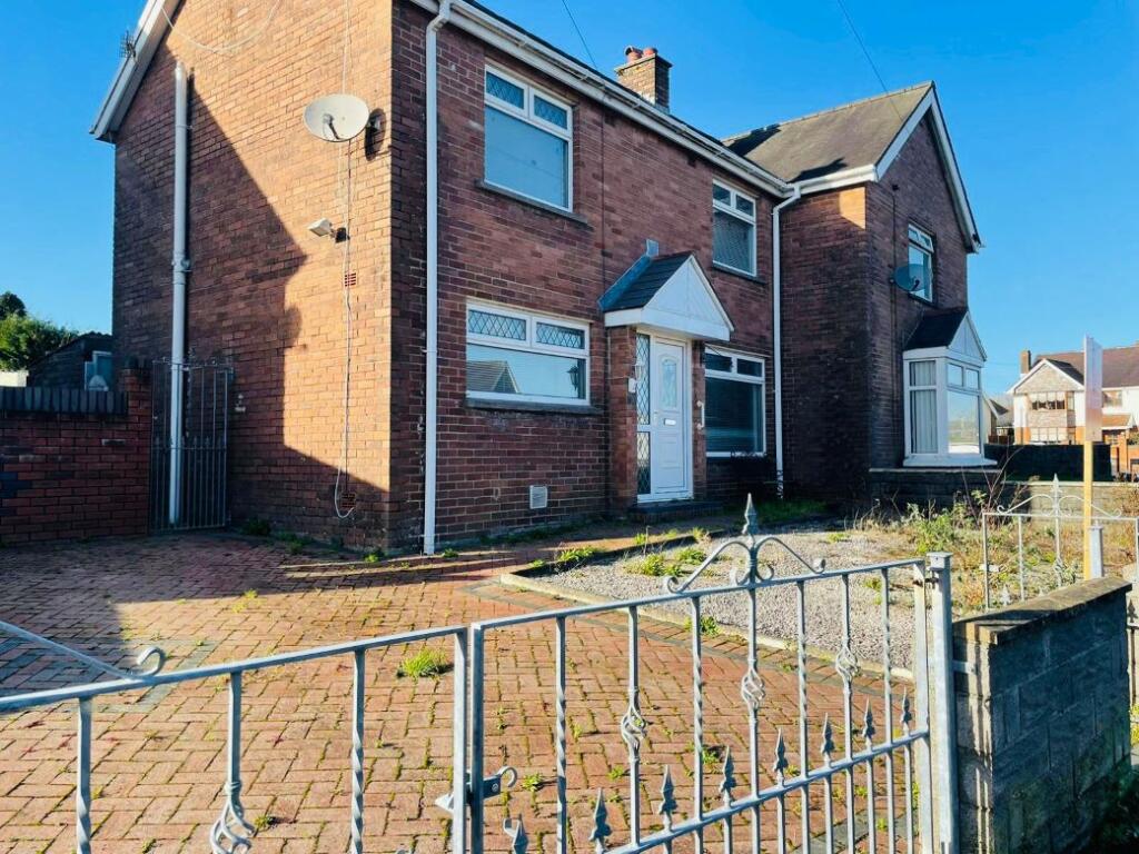2 bedroom semidetached house for sale in Bryngwyn Bach, Llanelli, SA14
