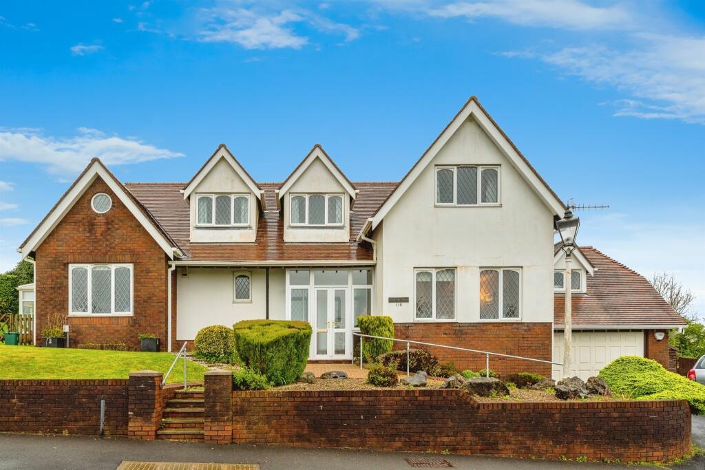 4 bedroom detached house for sale in Loughor Road, Gorseinon, Swansea, SA4
