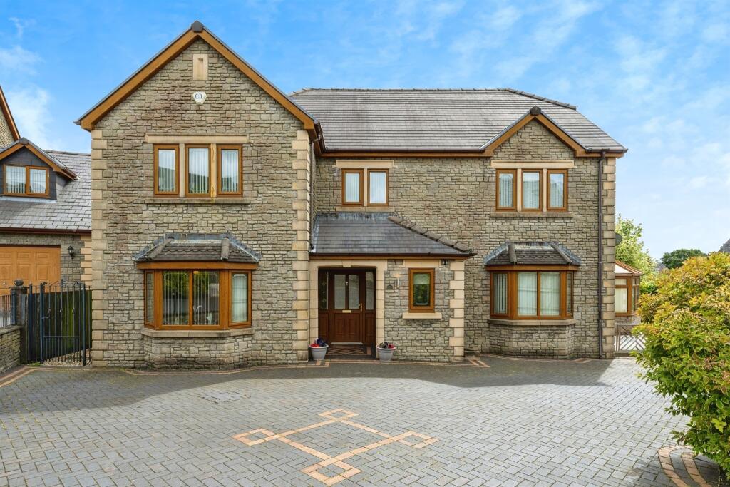 Main image of property: Coed Y Bronallt, Pontarddulais, Swansea