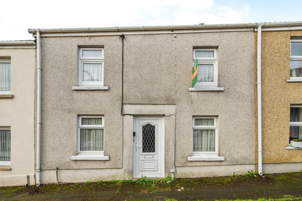 Main image of property: Long Row, Felinfoel, Llanelli