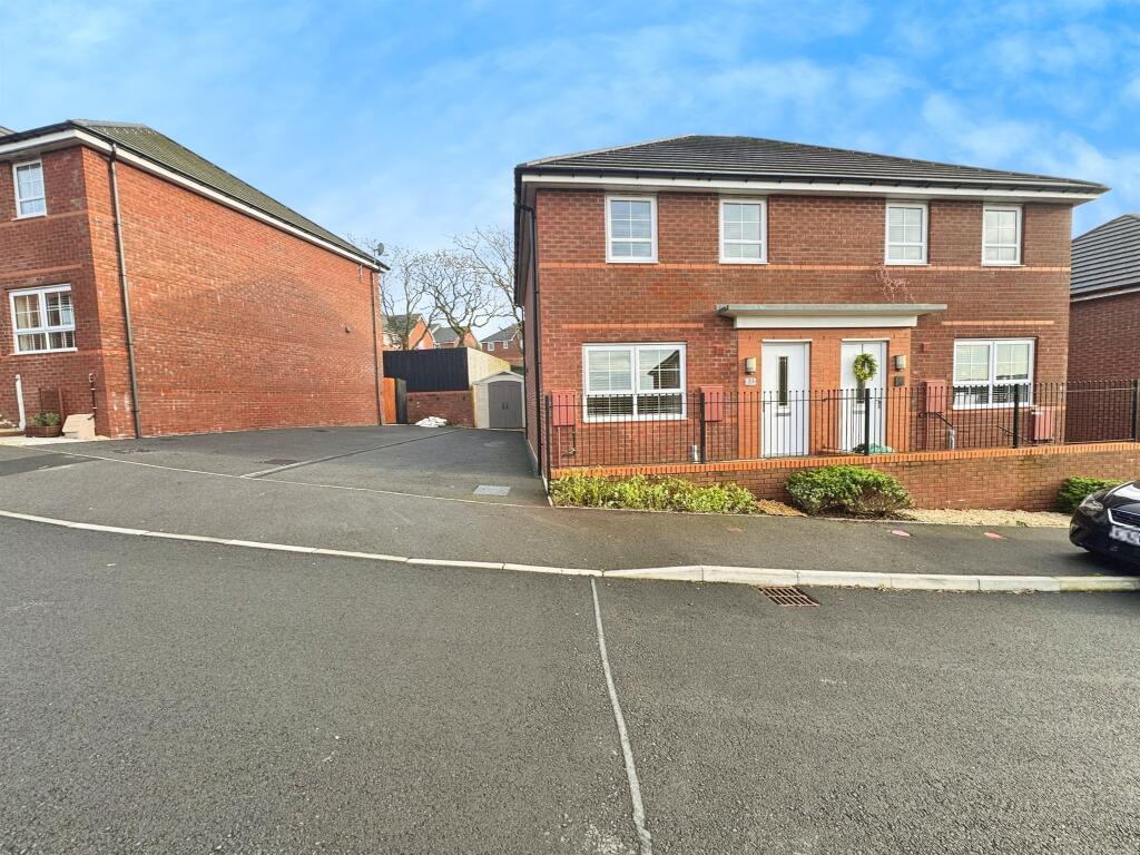 Main image of property: Ffordd Moriah, Loughor, SWANSEA