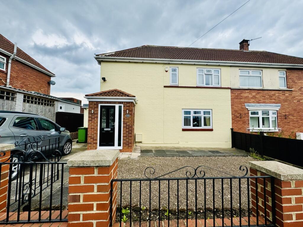 2 bedroom semidetached house for sale in Main Road, Trimdon Viaage, TS29
