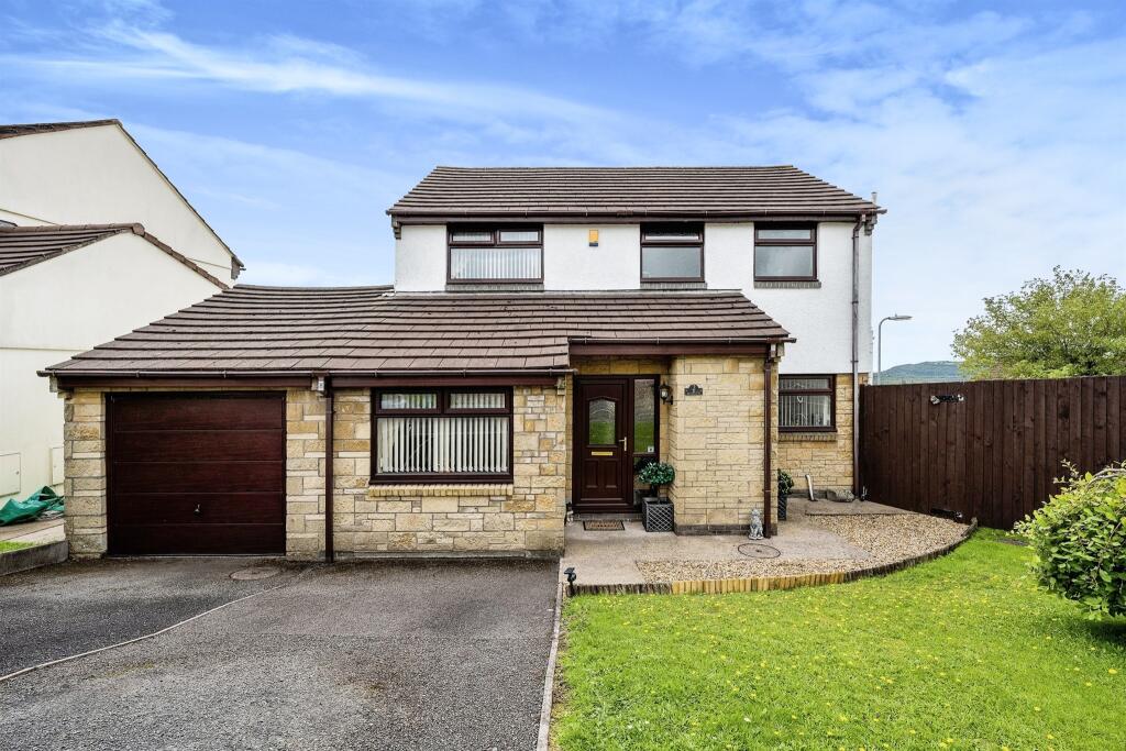 4 bedroom detached house for sale in Bryngwyn, Skewen, Neath, SA10