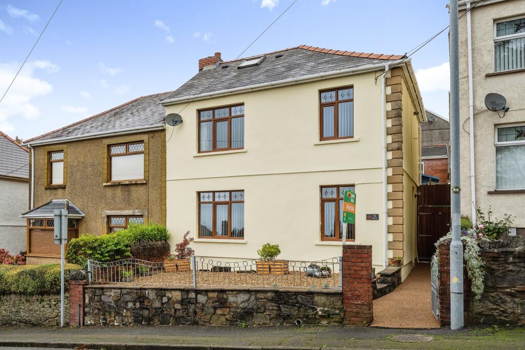 3 bedroom semidetached house for sale in Westbourne Road, Neath, SA11