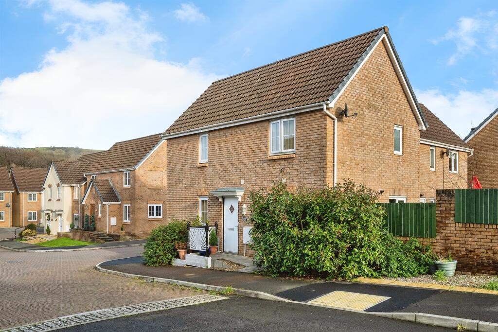 3 bedroom semidetached house for sale in Cae Morfa, Neath, SA10