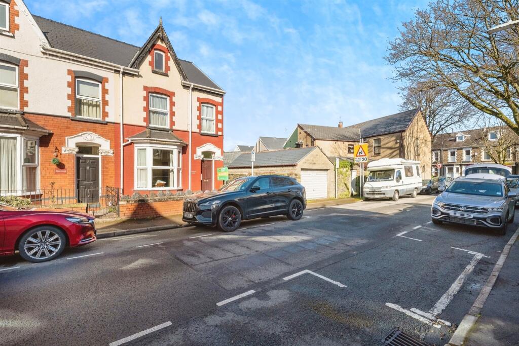 4 bedroom end of terrace house for sale in Ena Avenue, Neath, SA11