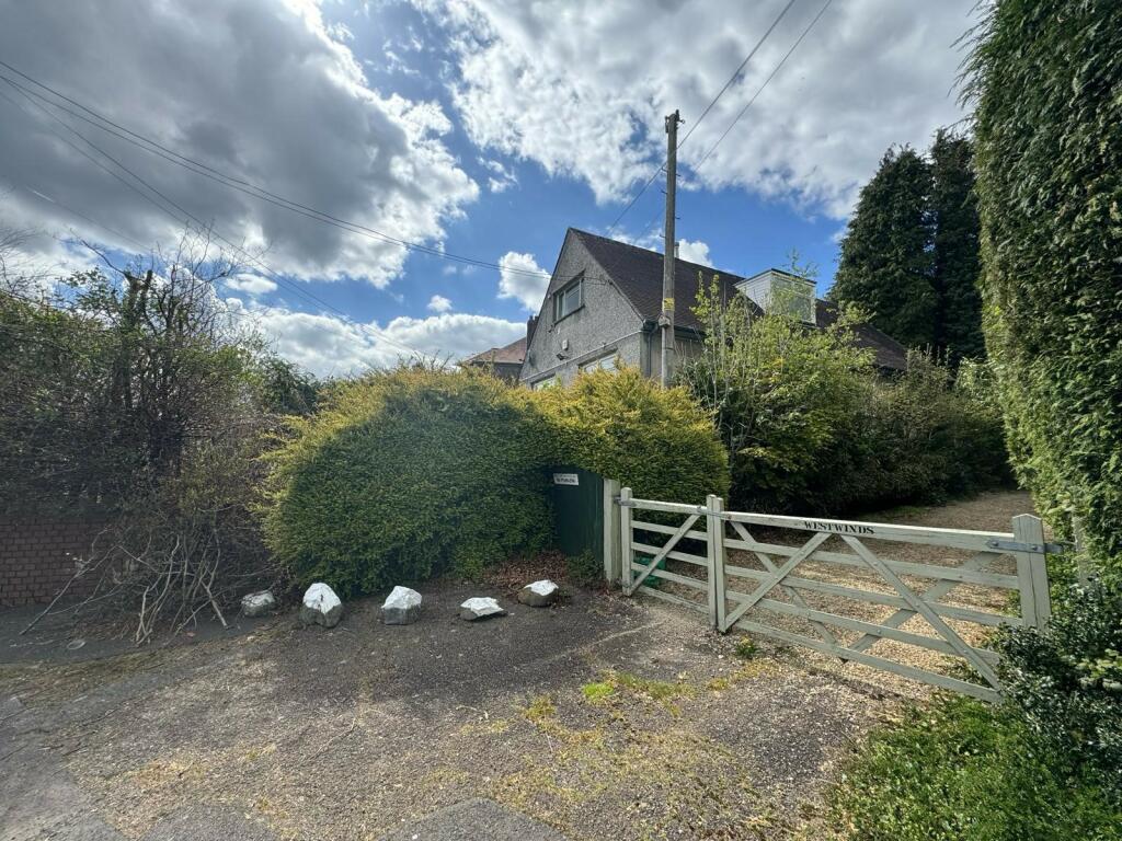 3 bedroom detached bungalow for sale in Main Road, Cilfrew, Neath, SA10
