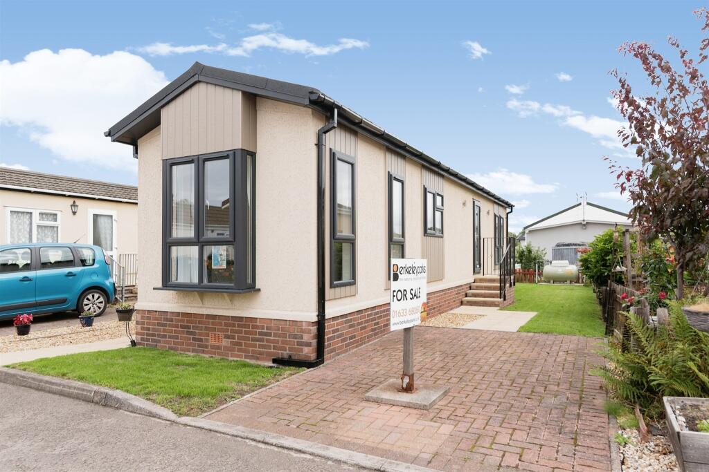 2 bedroom park home for sale in Lighthouse Park, St. Brides Wentlooge