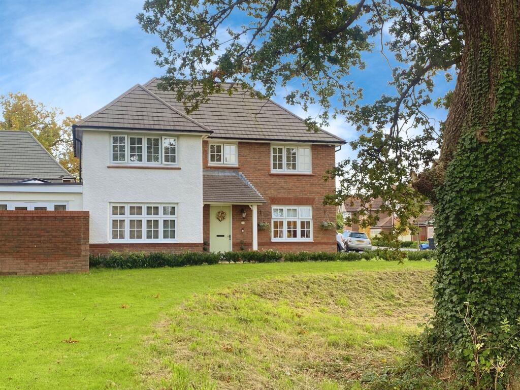 4 bedroom detached house for sale in TroedYGaer Road, Bassaleg, Newport, NP10