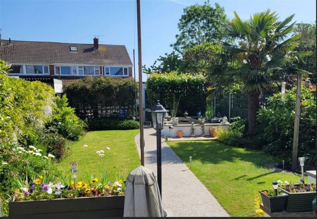 2 bedroom semidetached house for sale in Nash Road, Newport, NP19