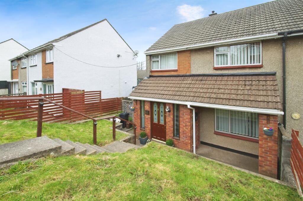 3 bedroom semi-detached house