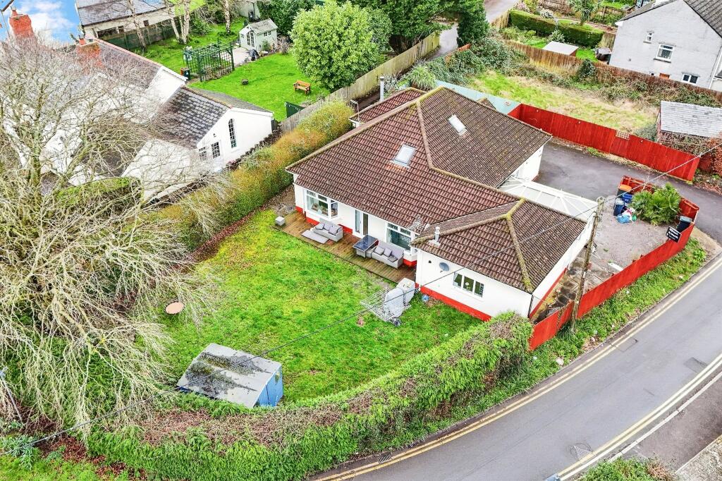 4 bedroom detached bungalow for sale in Wellfield Road, Marshfield