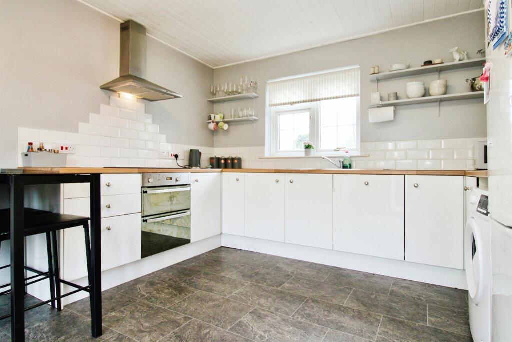 Additional property image - Pwllmawr Avenue, Rumney, Cardiff