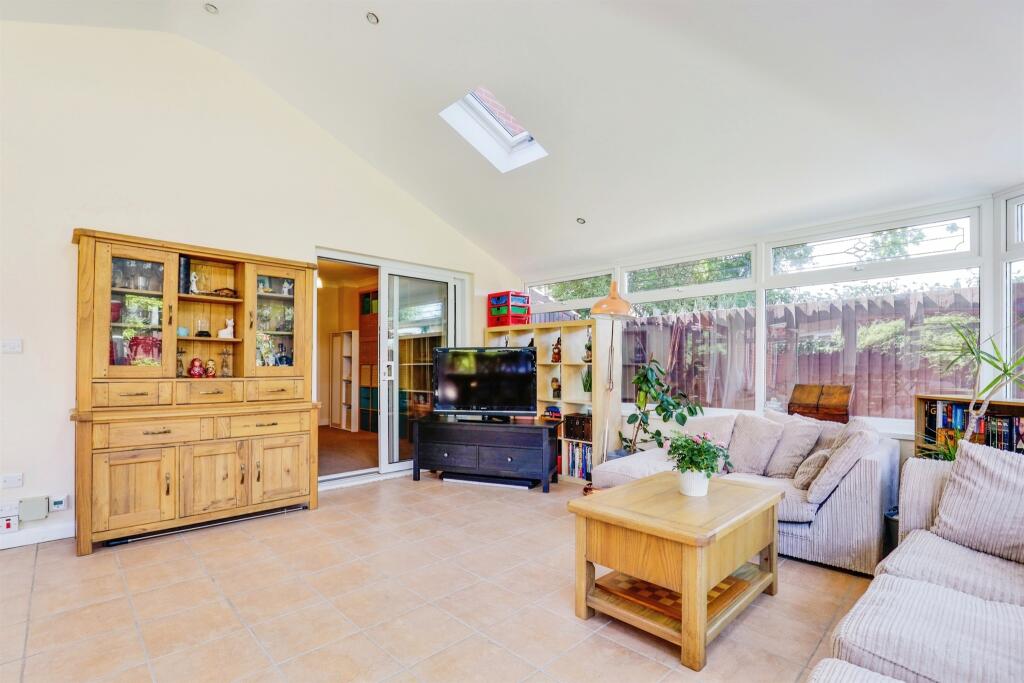 Additional property image - Cambrian Drive, Marshfield, Cardiff