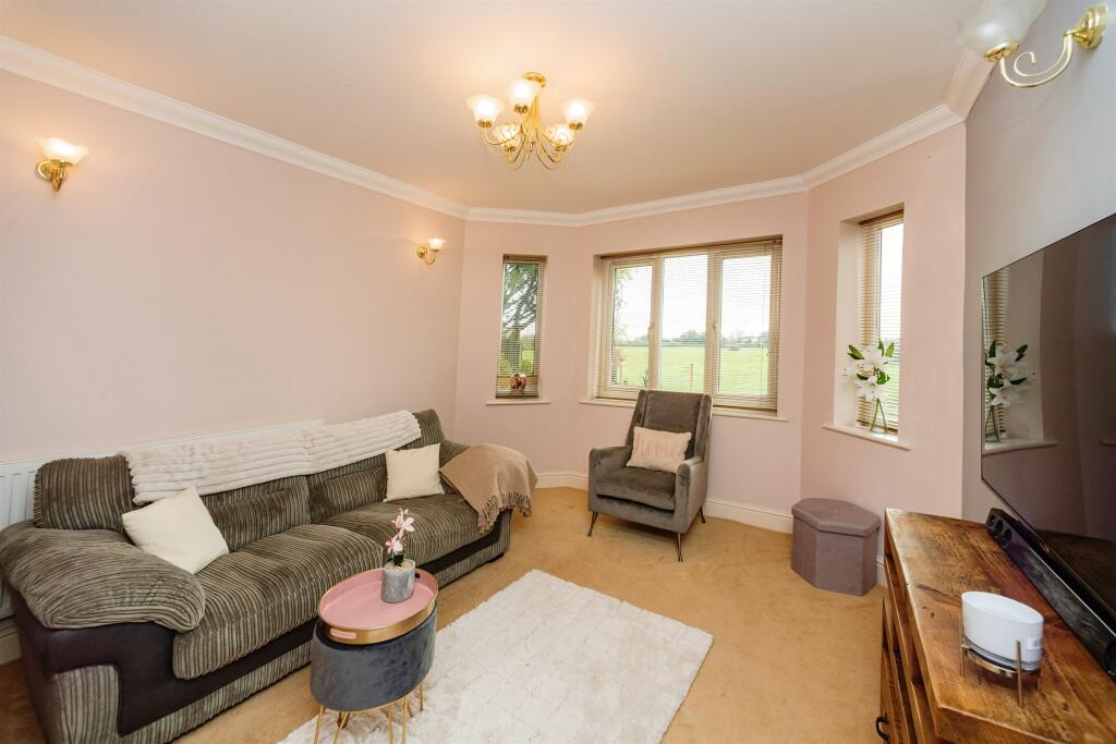 Additional property image - Wellfield Road, Marshfield, Cardiff