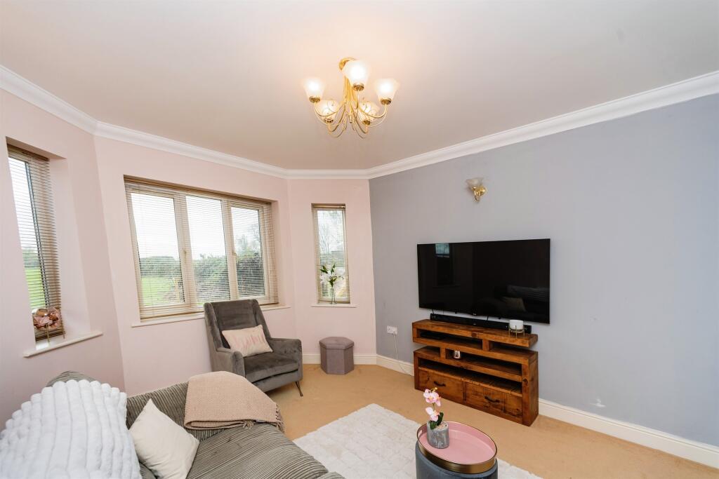 Additional property image - Wellfield Road, Marshfield, Cardiff