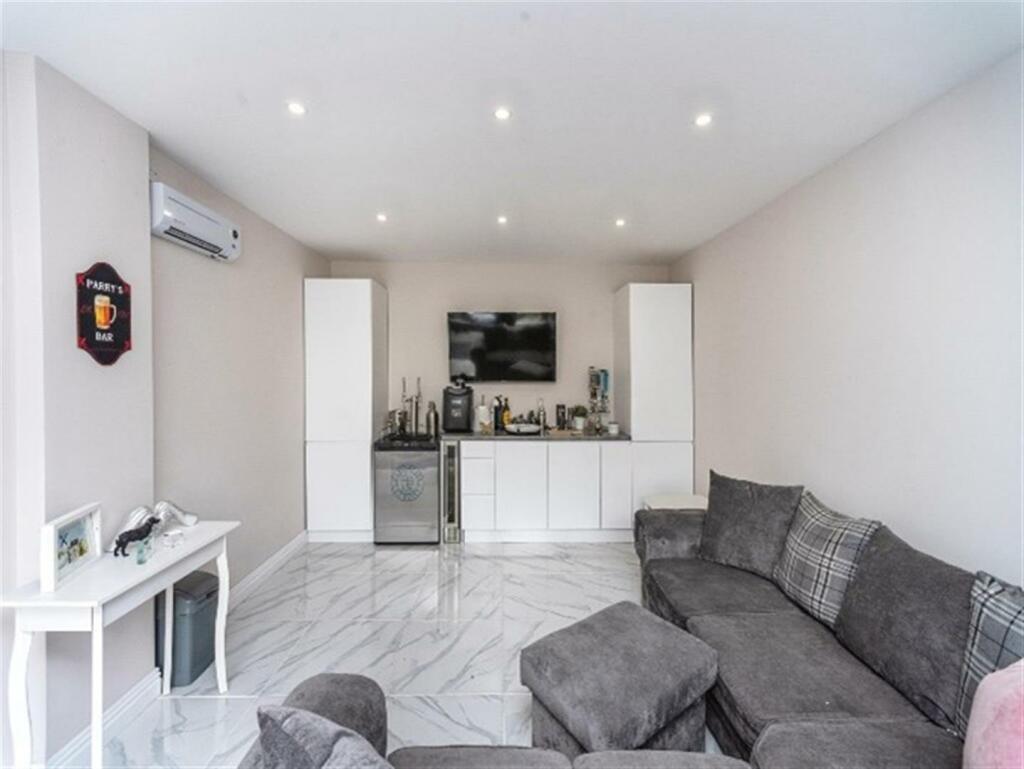 Additional property image - Cambrian Drive, Marshfield, Cardiff
