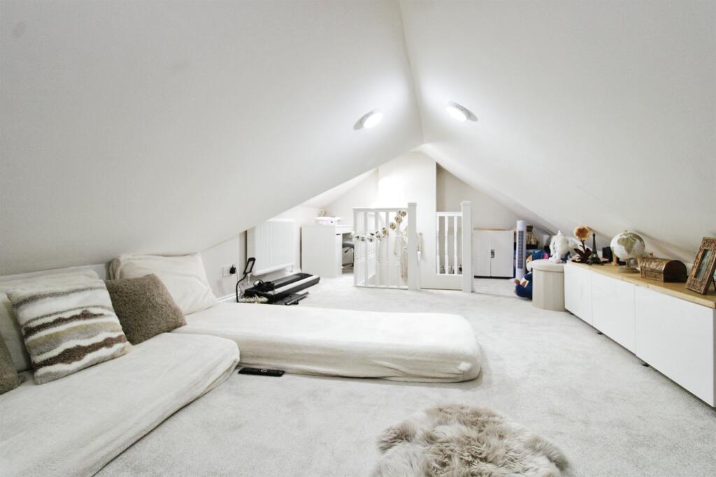 Additional property image - Ty Fry Gardens, Rumney, Cardiff