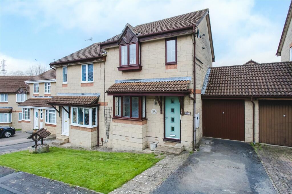 3 bedroom semi-detached house for sale in Buckthorn Drive, Woodhall Park, Swindon, Wiltshire, SN25