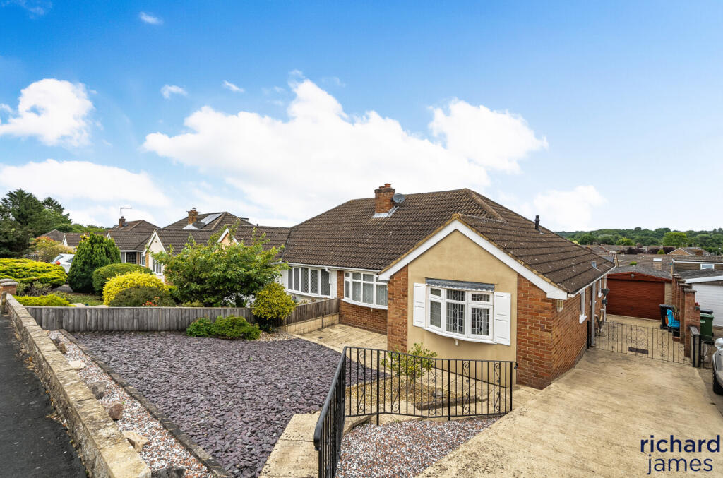 3 bedroom bungalow for sale in Newland Road, Rodbourne Cheney, Swindon