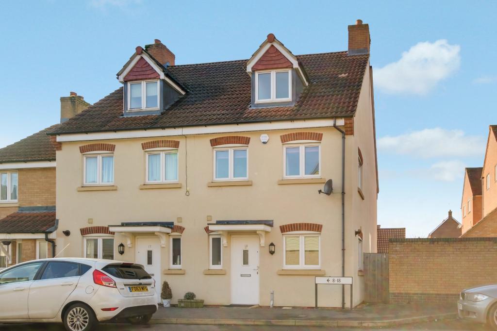 4 bedroom semidetached house for sale in Piernik Close, Haydon End