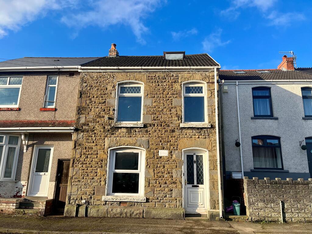 3 bedroom semi-detached house for sale in Bath Road, Morriston, Swansea, SA6