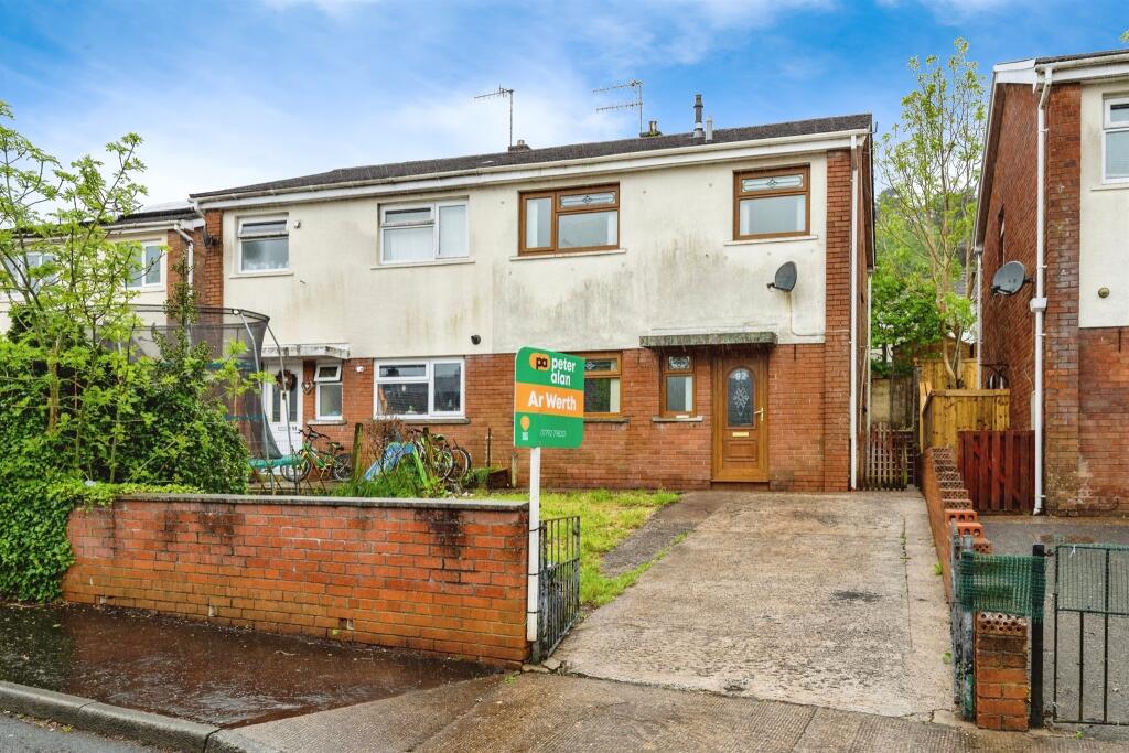 3 bedroom semidetached house for sale in TyleTeg, Clydach, Swansea, SA6
