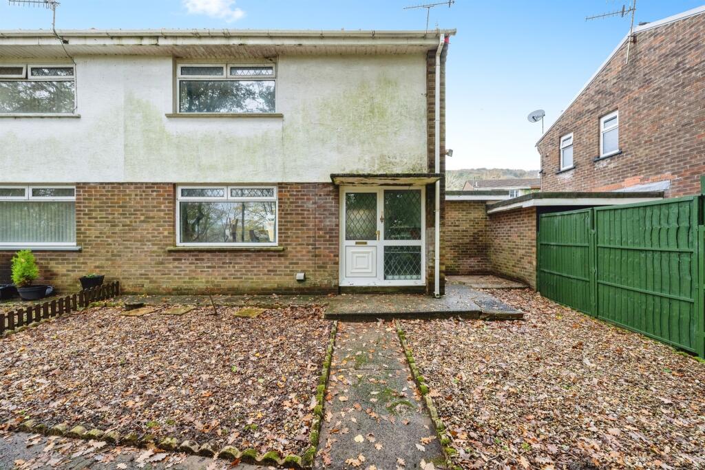 Main image of property: Tyle-Teg, Clydach, SWANSEA