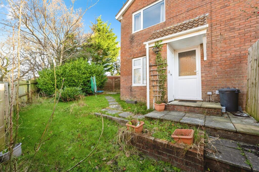 Main image of property: Bronwydd, Birchgrove, Swansea