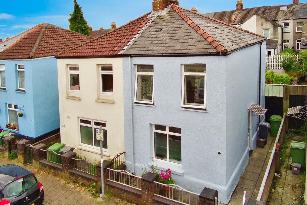 2 bedroom semidetached house for sale in Wyndham Street, Cardiff, CF11