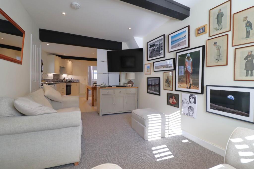 Main image of property: London Road, Marlborough, SN8 1PH