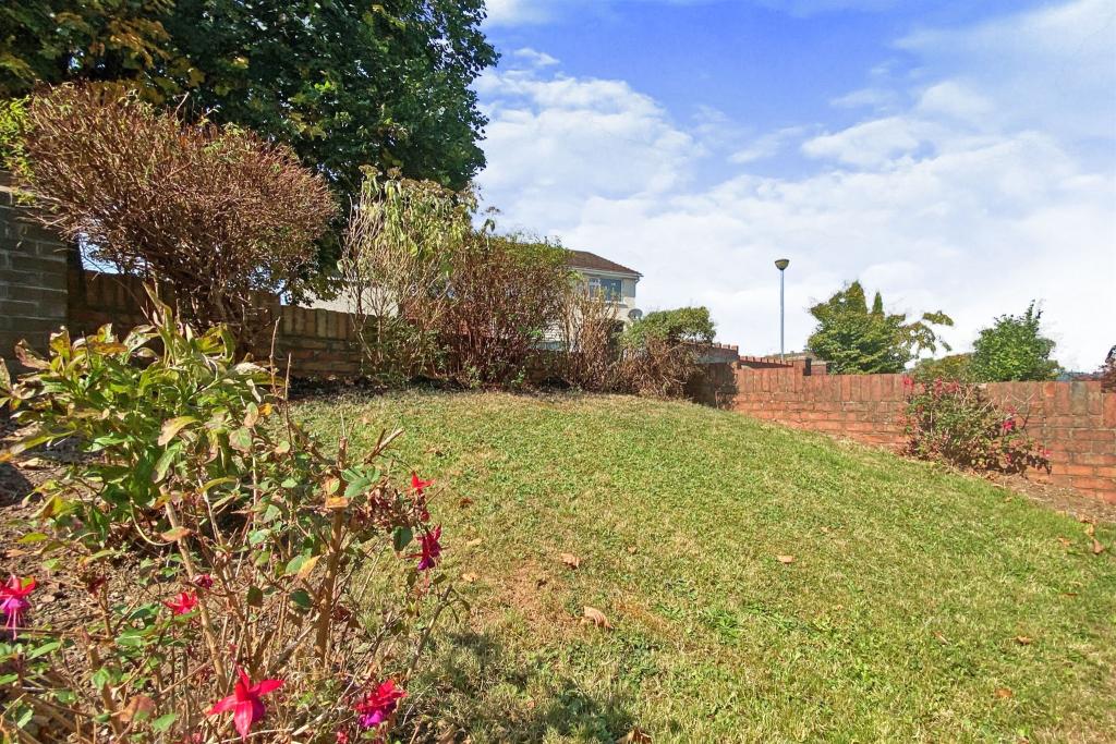 3 bedroom terraced house for sale in Penmaen Walk, Cardiff, CF5