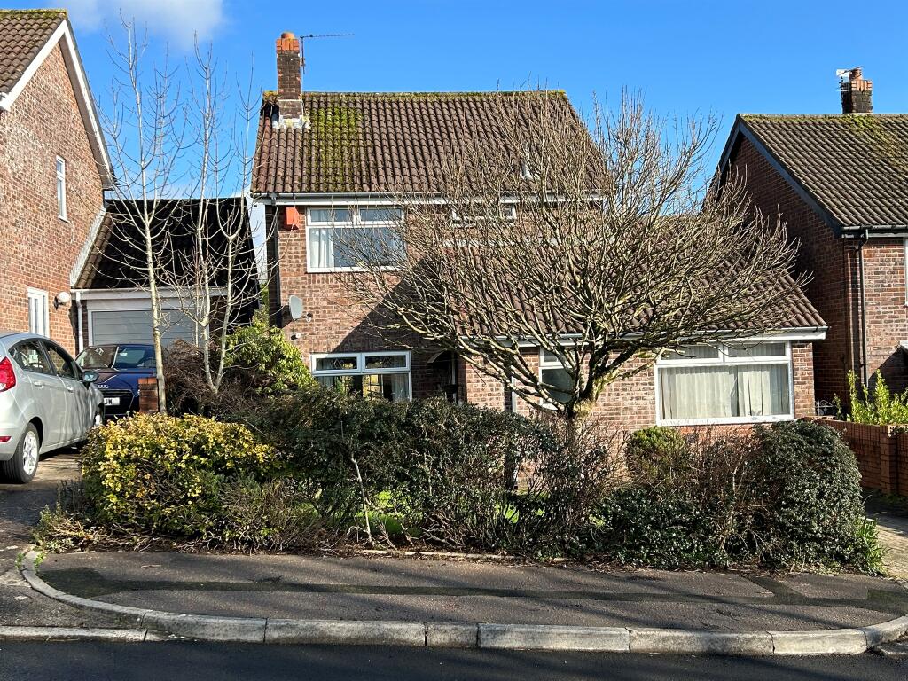 3 bedroom detached house for sale in Merlin Close, Thornhill, Cardiff, CF14