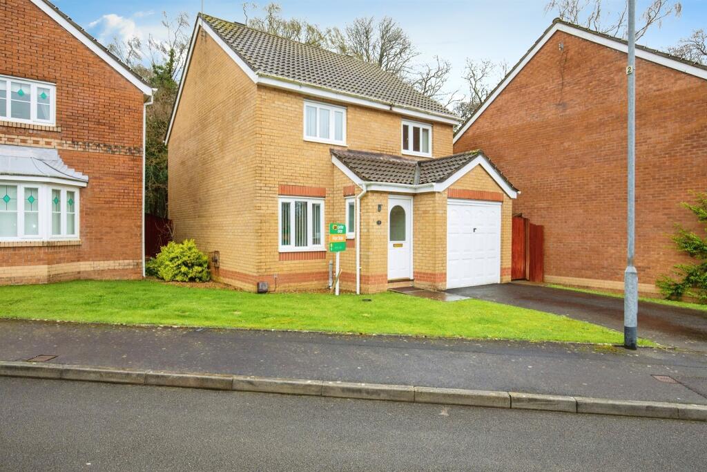 3 bedroom detached house for sale in Woodruff Way, Thornhill, Cardiff, CF14