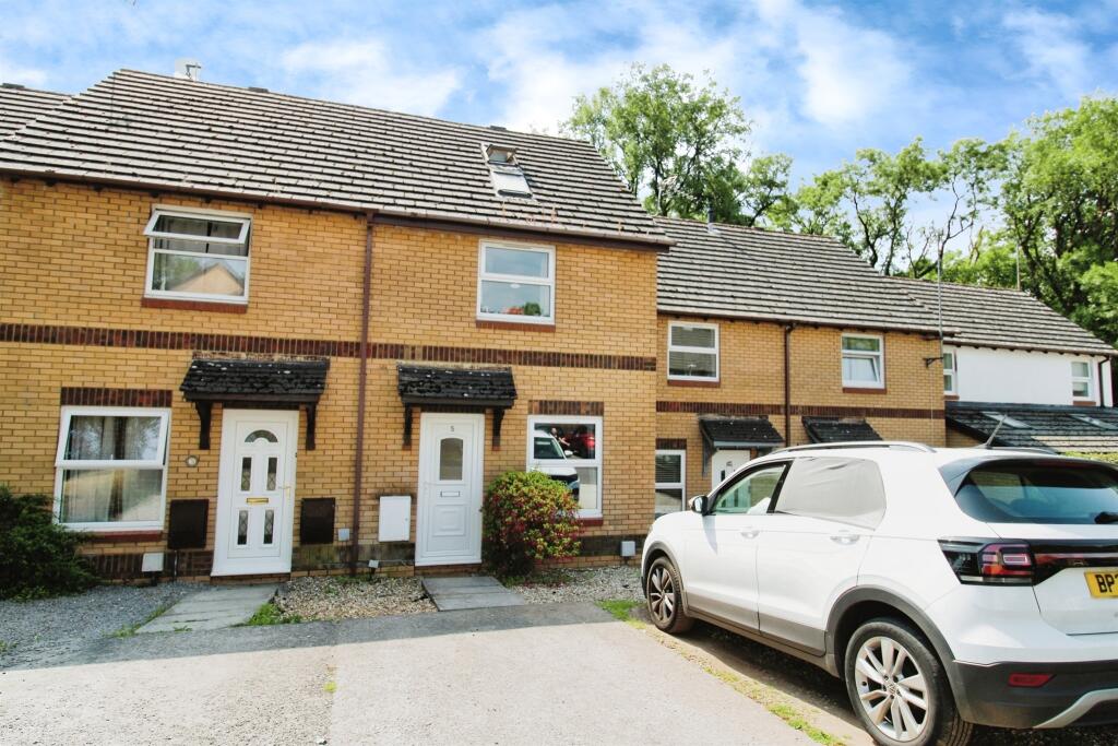 3 bedroom terraced house for sale in Clos Y Dyfrgi, Thornhill, CARDIFF