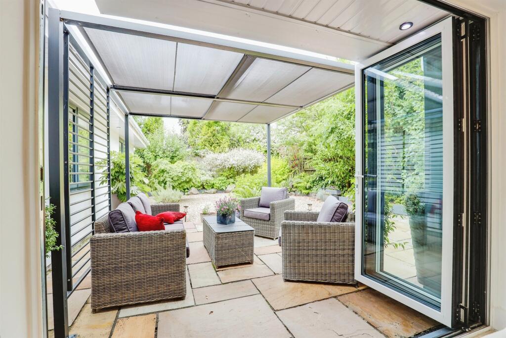Additional property image - Chartwell Drive, Lisvane, Cardiff