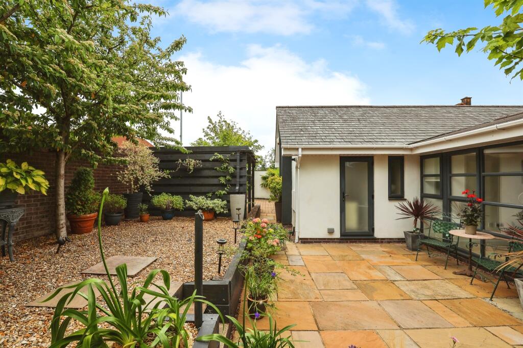 Additional property image - Chartwell Drive, Lisvane, Cardiff