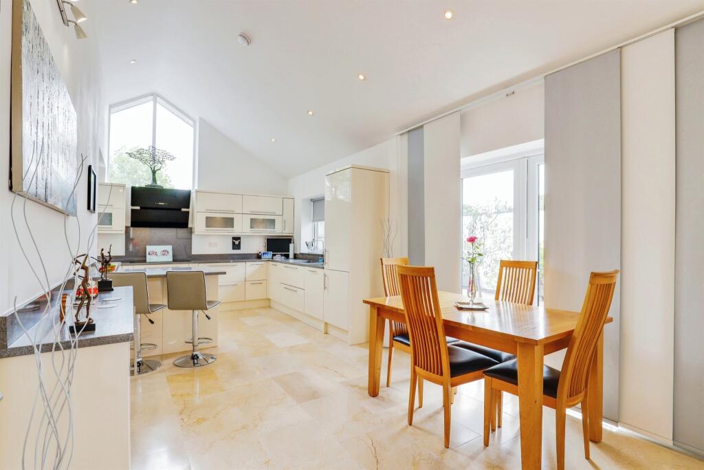 Additional property image - Chartwell Drive, Lisvane, Cardiff