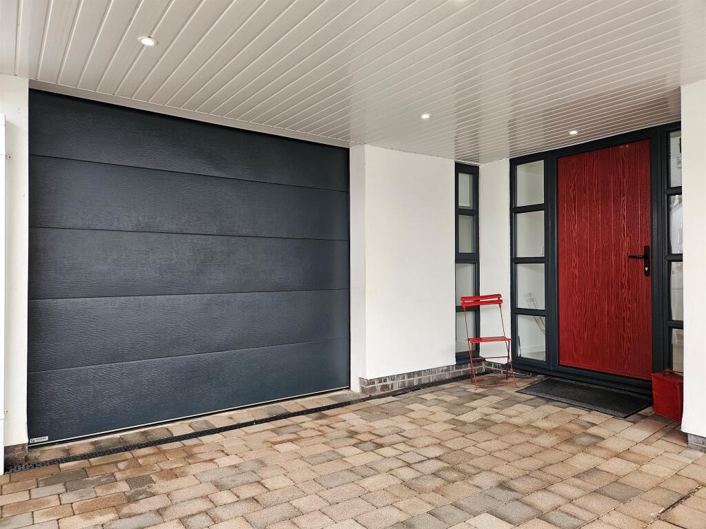 Additional property image - Chartwell Drive, Lisvane, Cardiff