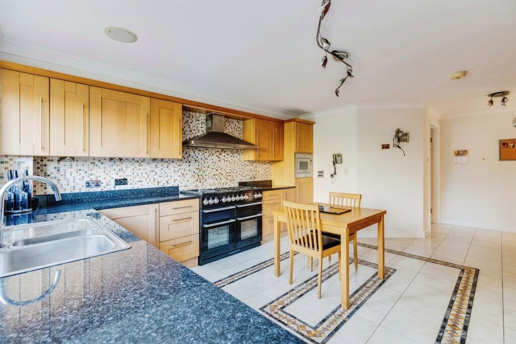 Additional property image - Rowan Way, Lisvane, Cardiff