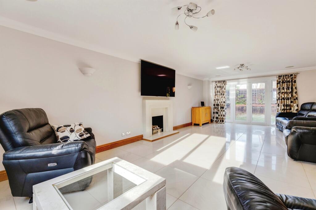 Additional property image - Rowan Way, Lisvane, Cardiff