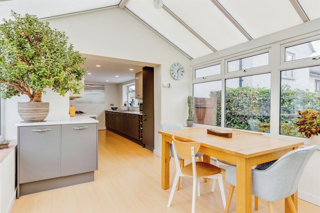 Additional property image - The Rise, Llanishen, Cardiff