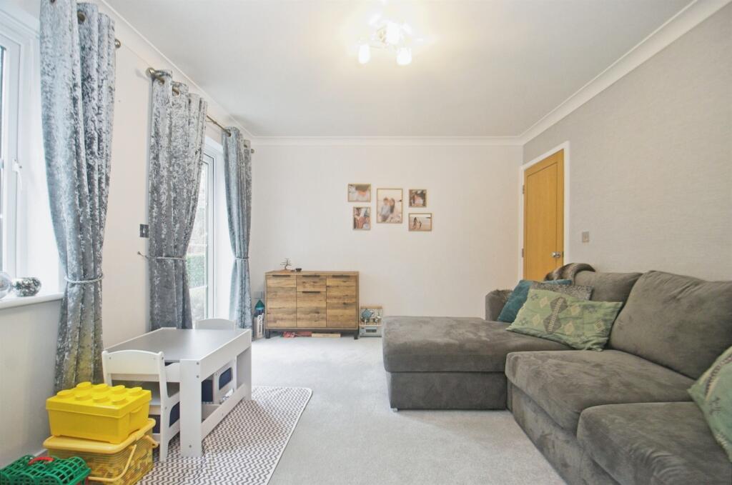 Additional property image - Heol Llinos, Thornhill, Cardiff
