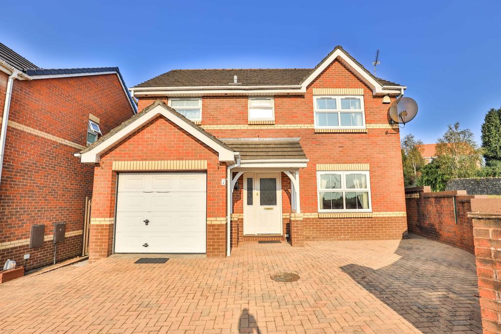 4 bedroom detached house for sale in Heol Peredur, Thornhill, Cardiff, CF14