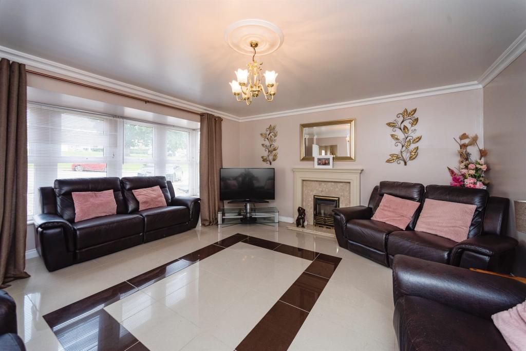 4 bedroom detached house for sale in Llewelyn Goch, St. Fagans, Cardiff